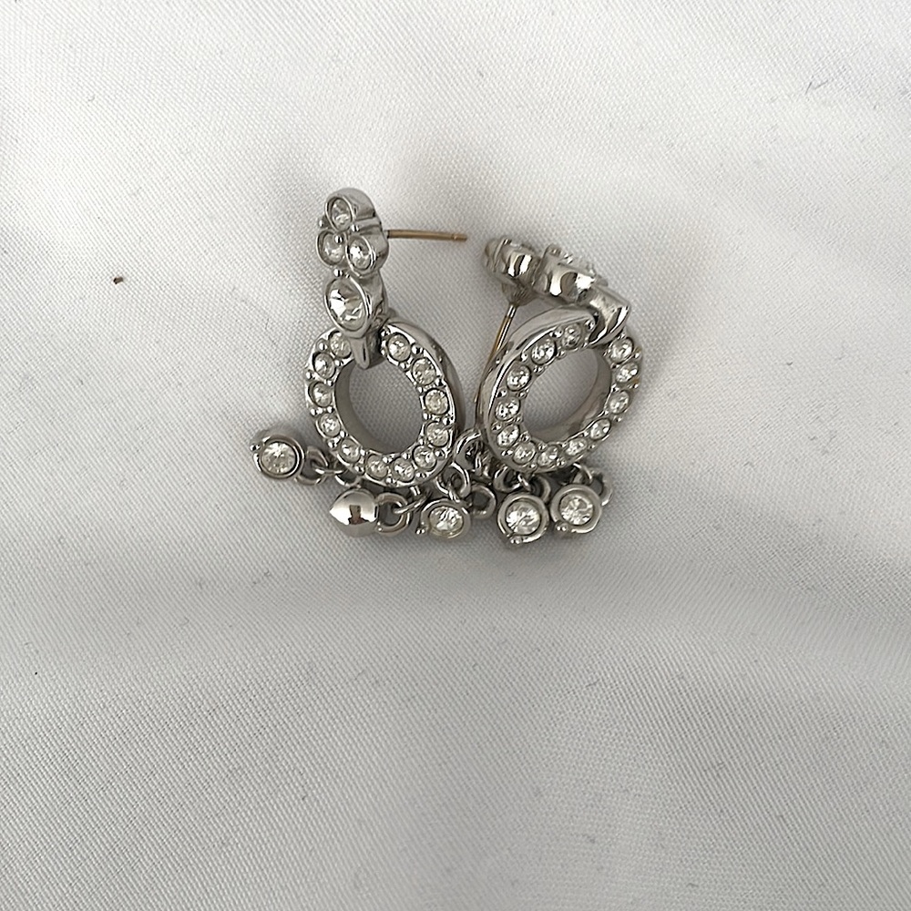 White Circle Shaped Pearl Earrings